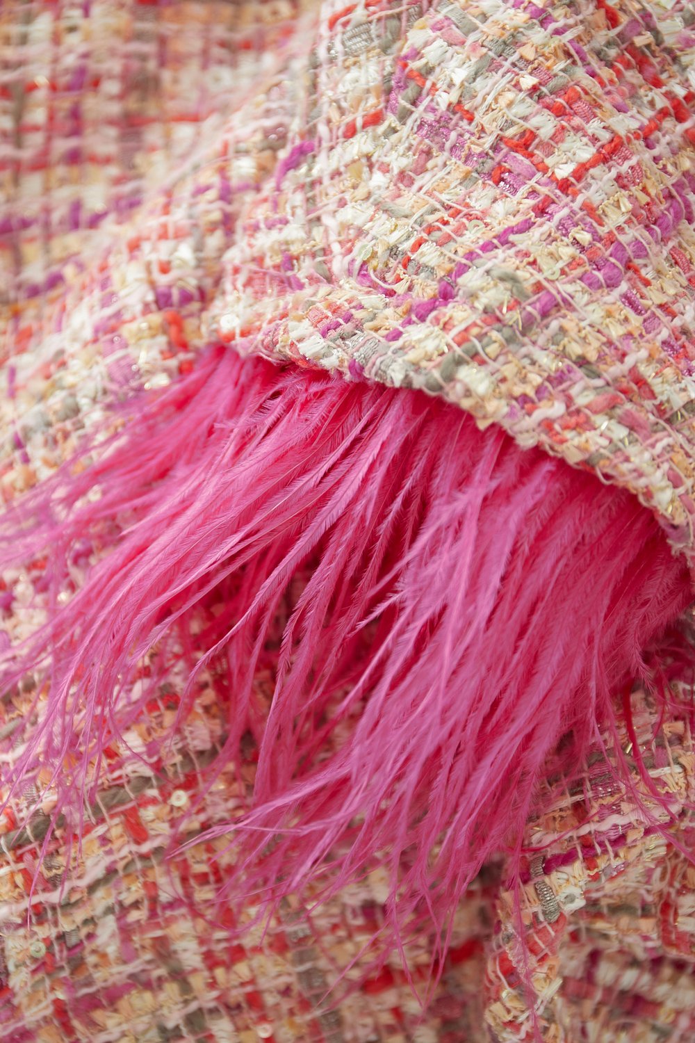 Soft feather jacket with bows h5Picture5